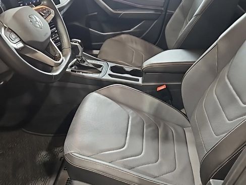 Used 2025 Volkswagen Jetta SEL image 27