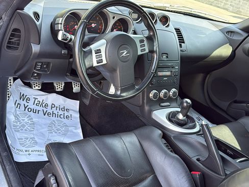 Used 2007 Nissan 350Z Touring RWD image 5