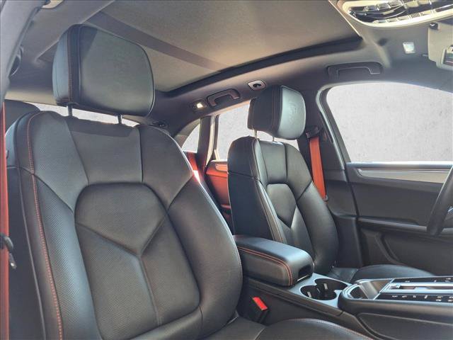 Used 2024 Porsche Macan AWD/4WD image 24