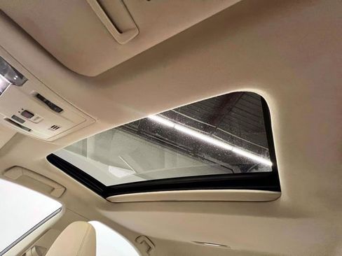 Used 2017 Lexus ES 350 w/ Navigation System Package image 33