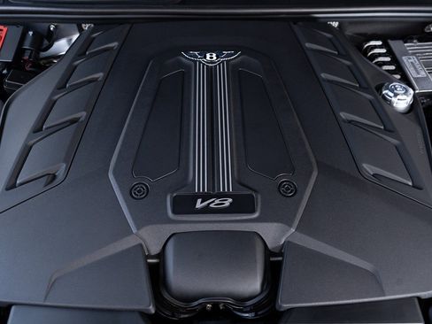 Certified 2025 Bentley Bentayga Extended Wheelbase image 50