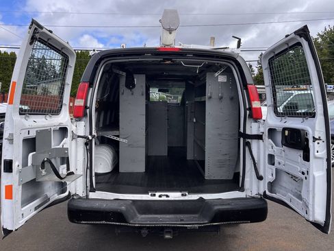 Used 2013 Chevrolet Express 2500 RWD image 21