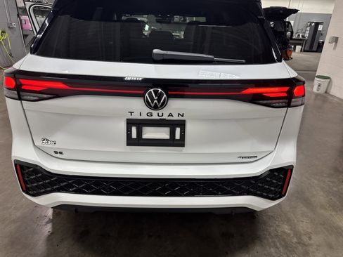 New 2026 Volkswagen Tiguan SE R-Line image 37