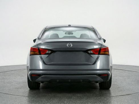 Used 2025 Nissan Altima 2.5 SV image 7