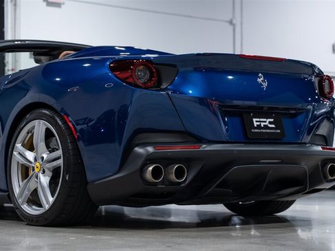 Used 2020 Ferrari Portofino RWD image 19