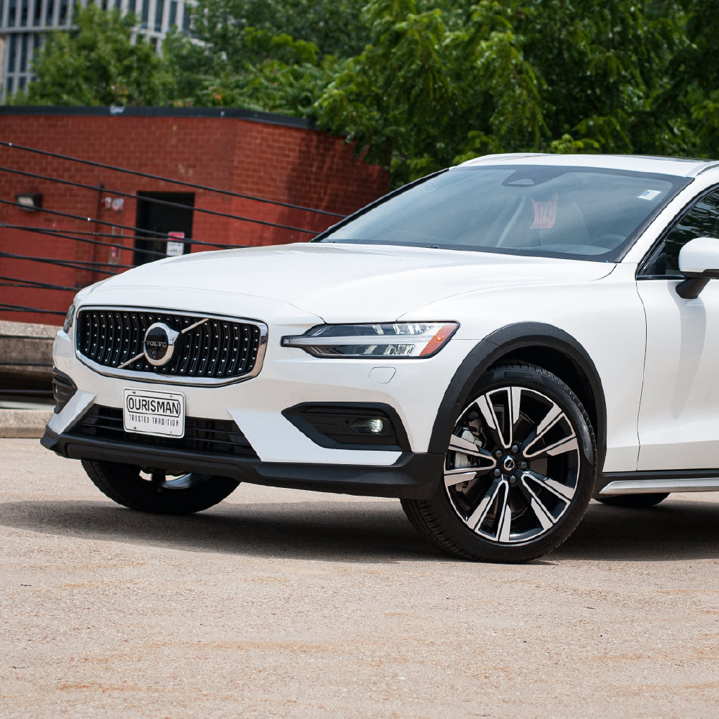 Certified 2026 Volvo V60 B5 Cross Country Ultra w/ Protection Package Premier AWD/4WD image 4
