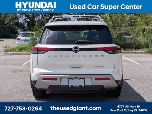 Used 2024 Nissan Pathfinder Platinum FWD image 4