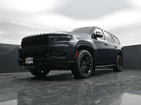 Used 2023 Jeep Wagoneer Series II AWD/4WD image 62