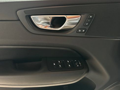 Used 2024 Volvo XC60 B5 Core image 11