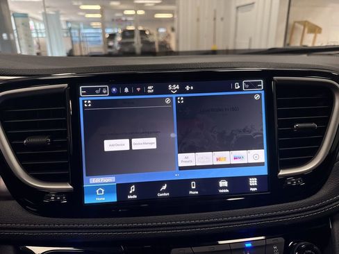 New 2026 Chrysler Pacifica Select image 21