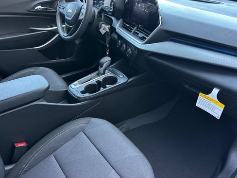 New 2026 Chevrolet Trax LS w/ LS Convenience Package FWD image 16