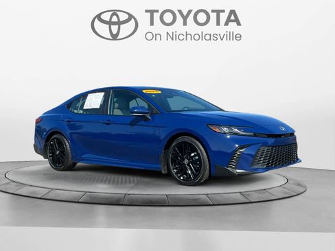 Used 2026 Toyota Camry SE w/ Convenience Package FWD image 7