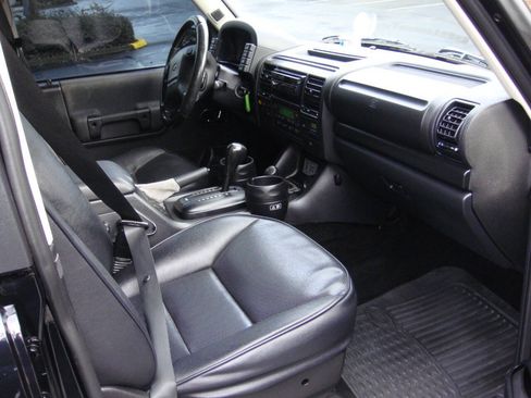 Used 2004 Land Rover Discovery S AWD/4WD image 13