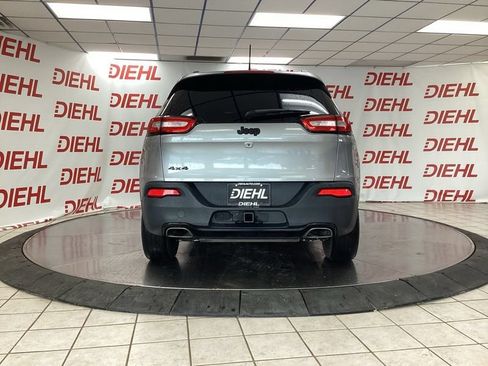Used 2016 Jeep Cherokee Latitude w/ Comfort/Convenience Group AWD/4WD image 6