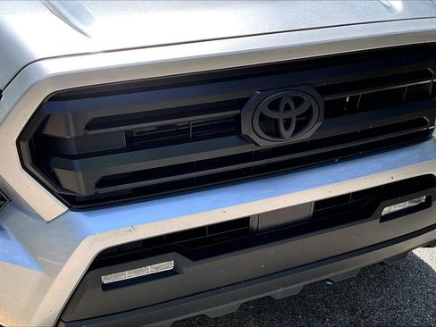 Used 2026 Toyota Tacoma SR5 image 33