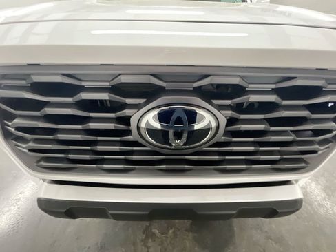 Used 2023 Toyota Tacoma TRD Off-Road image 28