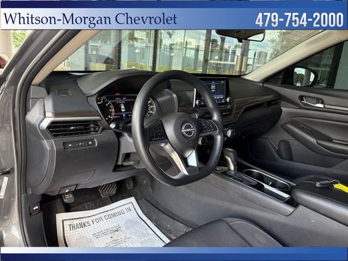 Used 2024 Nissan Altima 2.5 SV FWD image 11