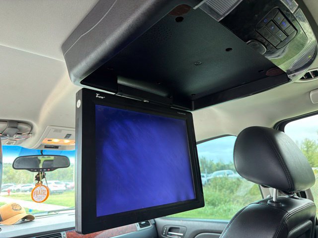 Used 2013 Chevrolet Suburban LTZ AWD/4WD image 11