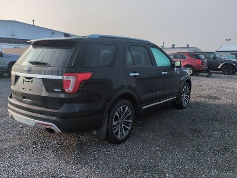 Used 2017 Ford Explorer Platinum AWD/4WD image 4