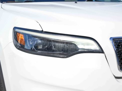 Used 2022 Jeep Cherokee Latitude Lux w/ Sun & Sound Group FWD image 4
