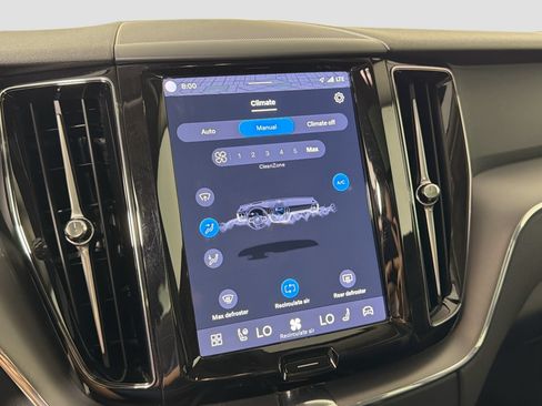 Certified 2025 Volvo XC60 B5 Core AWD/4WD image 15