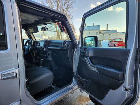Used 2017 Jeep Wrangler Unlimited Sport image 39