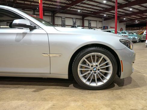 Used 2013 BMW 750Li xDrive AWD/4WD image 11