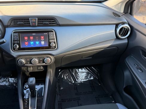 Used 2025 Nissan Versa SV image 33