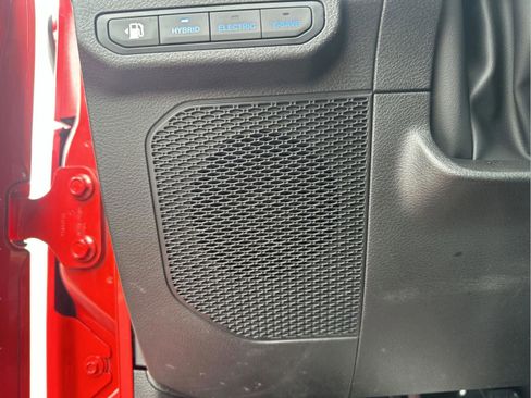 Used 2024 Jeep Wrangler Sahara image 28