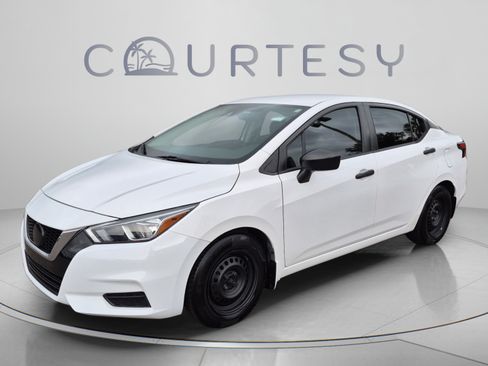 Used 2020 Nissan Versa S FWD image 1