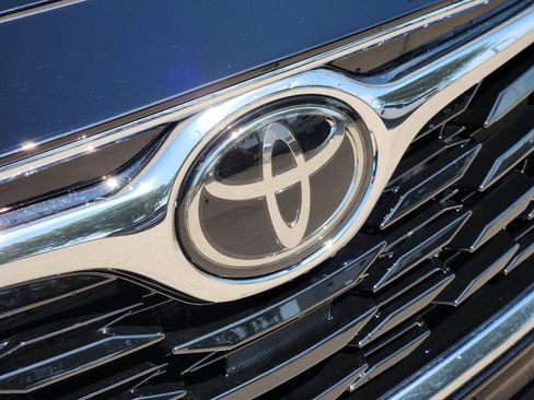 Used 2024 Toyota Highlander Limited AWD/4WD image 13