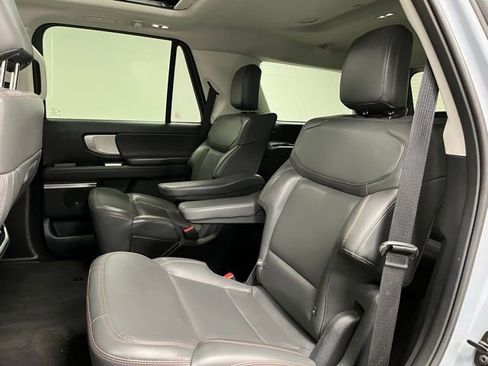 Used 2025 Ford Expedition Active AWD/4WD image 47