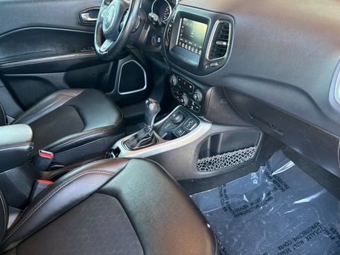 Used 2018 Jeep Compass Latitude w/ Popular Equipment Group AWD/4WD image 17