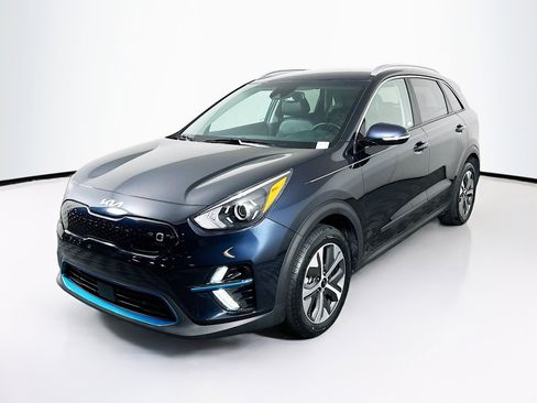 Used 2022 Kia Niro EX image 3