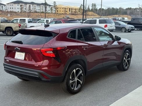 Used 2024 Chevrolet Trax RS w/ Sunroof Package image 6
