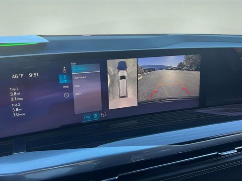 Certified 2026 Cadillac Escalade ESV Luxury image 26