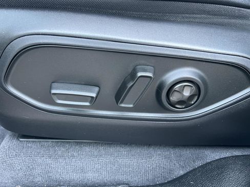 Used 2023 Jeep Grand Cherokee L Laredo image 22