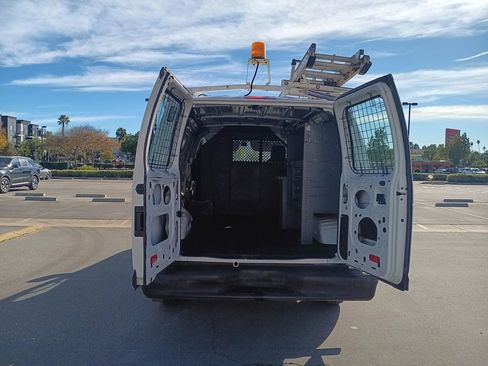 Used 2013 Ford E-150 and Econoline 150 Van 3D image 10