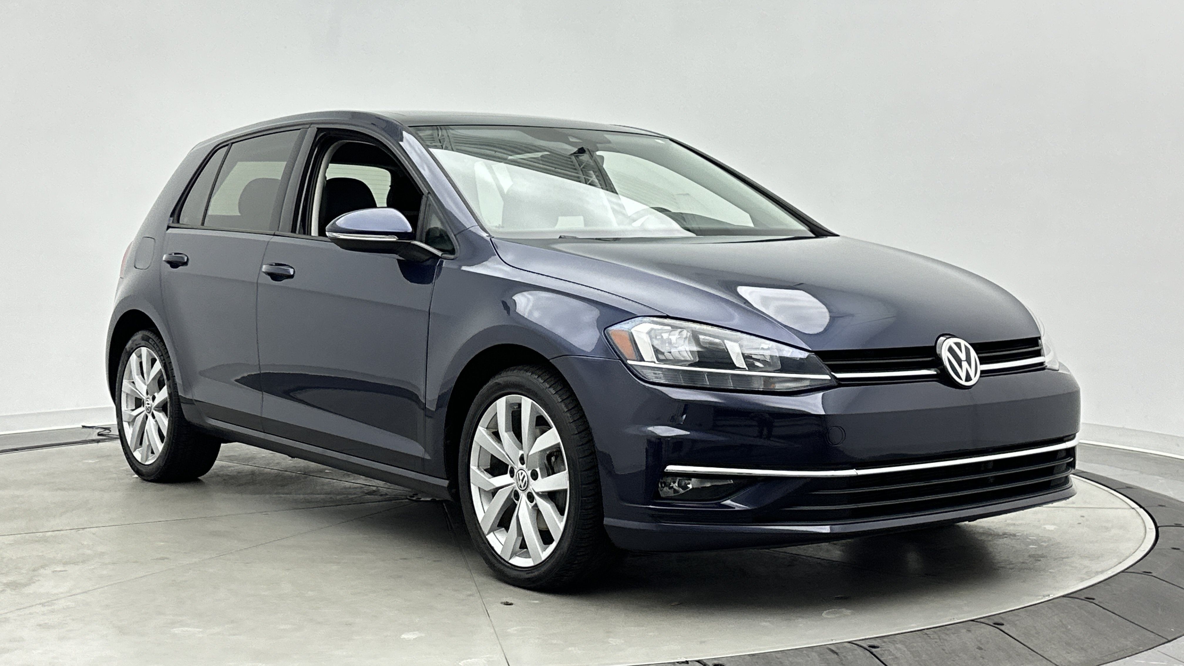Used 2019 Volkswagen Golf SE w/ Driver Assistance Package FWD image 3