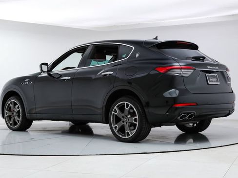 Certified 2023 Maserati Levante GT AWD/4WD image 3