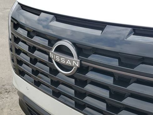 Used 2026 Nissan Pathfinder SV FWD image 5