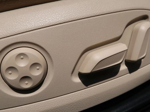 Used 2018 Audi A4 2.0T Premium Plus w/ Premium Plus Package image 29