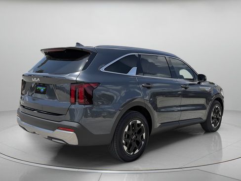 Used 2025 Kia Sorento S FWD image 3