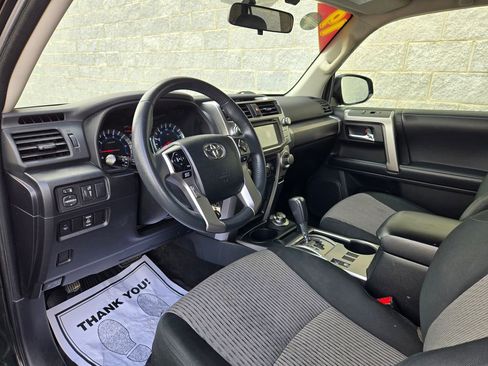 Used 2019 Toyota 4Runner SR5 AWD/4WD image 14