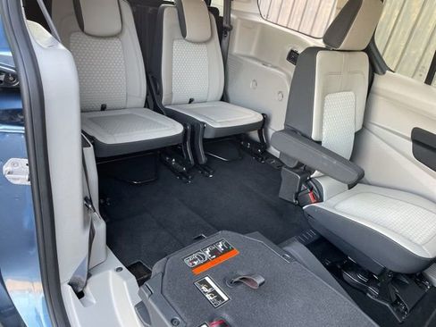 Used 2023 Ford Transit Connect XLT image 47