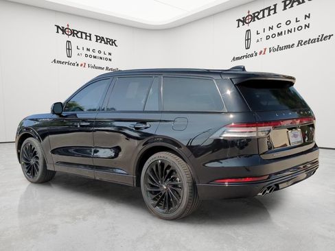 New 2026 Lincoln Aviator Reserve w/ Jet Appearance Package RWD image 3