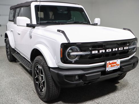 Used 2022 Ford Bronco Outer Banks image 5