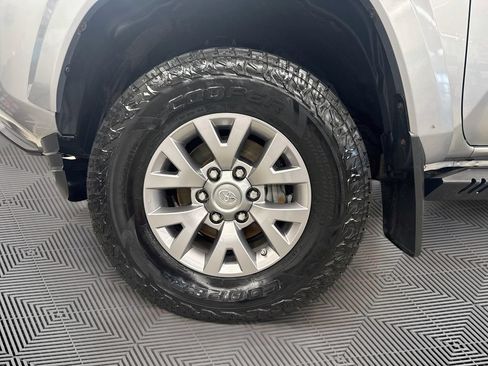 Used 2016 Toyota Tacoma SR5 w/ SR5 Appearance Package (SN) AWD/4WD image 27
