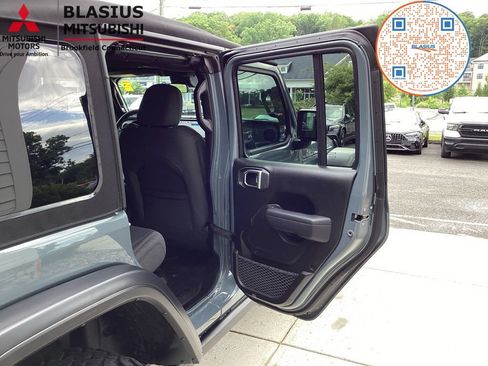 Used 2024 Jeep Wrangler Unlimited AWD/4WD image 56