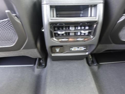 Used 2024 Jeep Grand Cherokee Altitude AWD/4WD image 41
